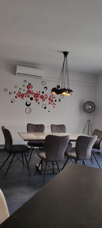 Ikon Apartman Hajduszoboszlo Ngoại thất bức ảnh