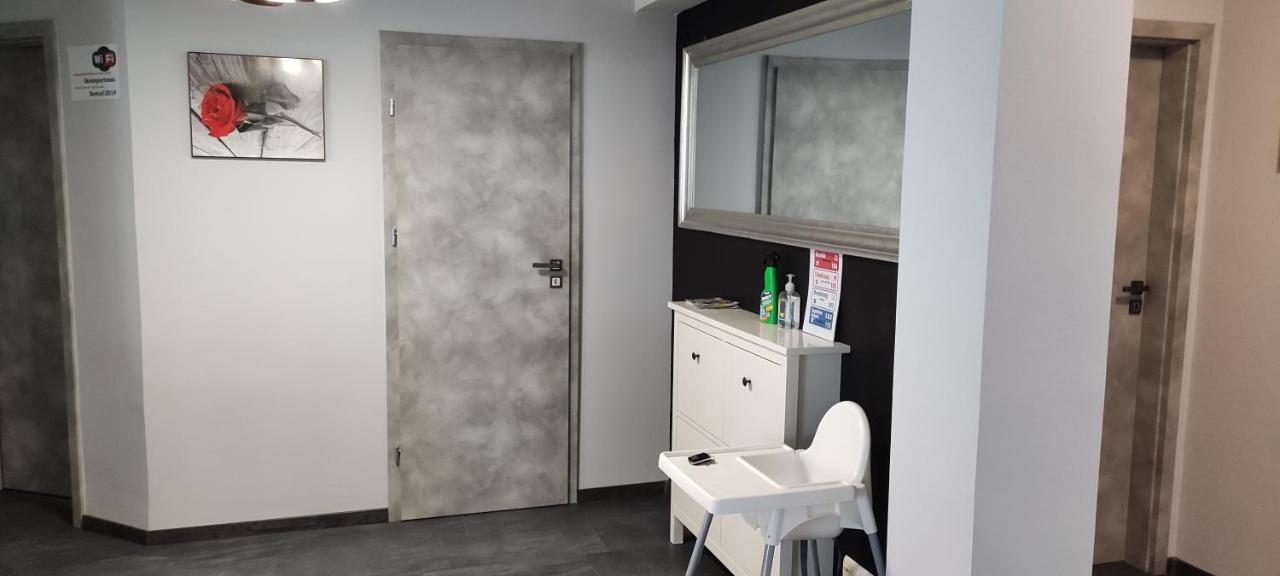 Ikon Apartman Hajduszoboszlo Ngoại thất bức ảnh