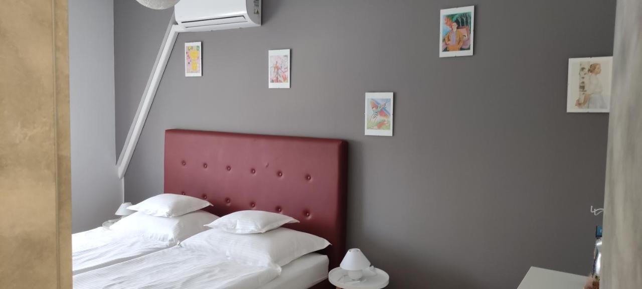 Ikon Apartman Hajduszoboszlo Ngoại thất bức ảnh