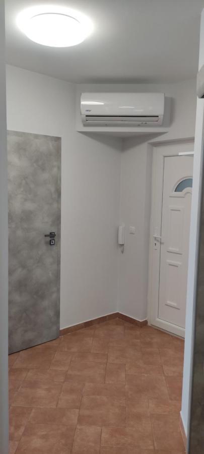 Ikon Apartman Hajduszoboszlo Ngoại thất bức ảnh