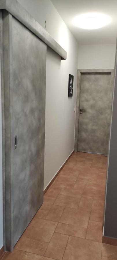 Ikon Apartman Hajduszoboszlo Ngoại thất bức ảnh