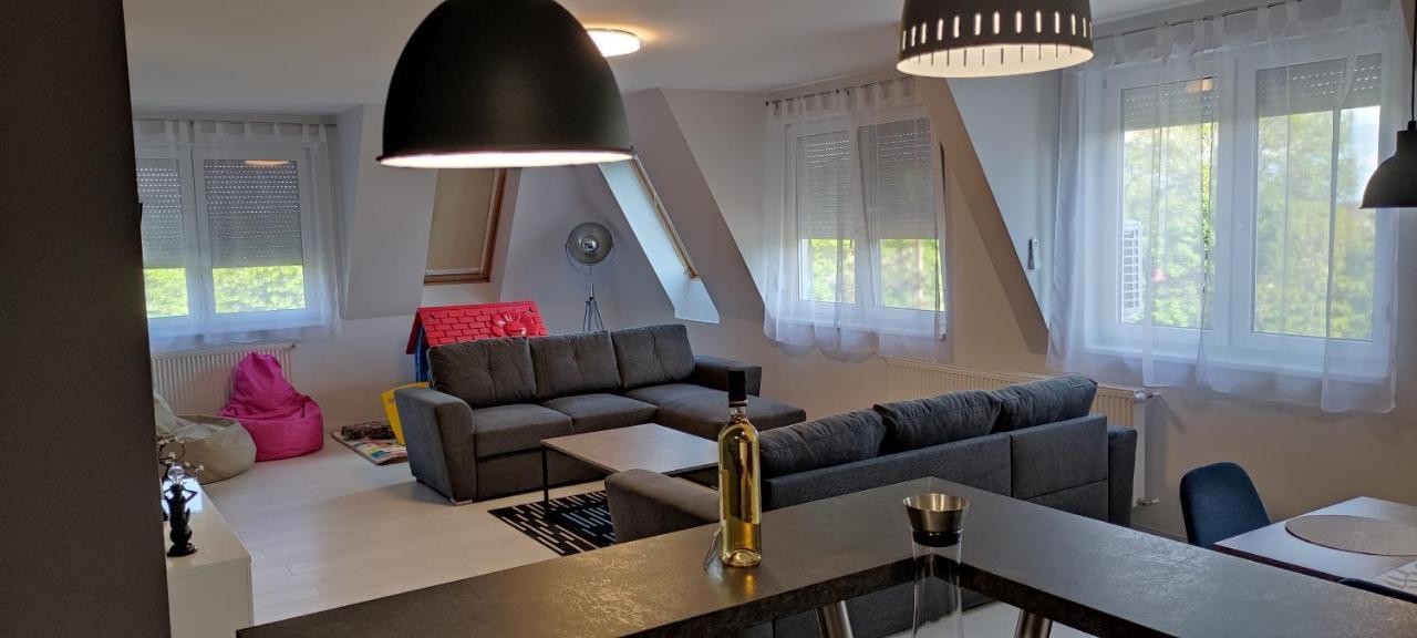 Ikon Apartman Hajduszoboszlo Ngoại thất bức ảnh